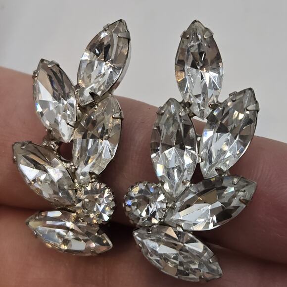 Vintage Silver Tone Rhinestone Crecent Climber Clip On Earrings Glam 50s Style - Picture 3 of 5